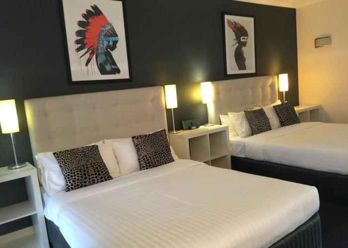 Caledonian Hotel Motel