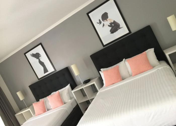 Caledonian Hotel Motel