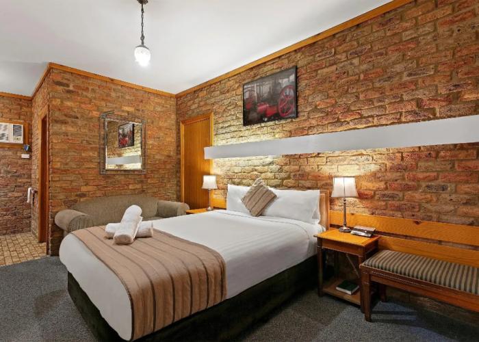The Settlement Historic Hotel