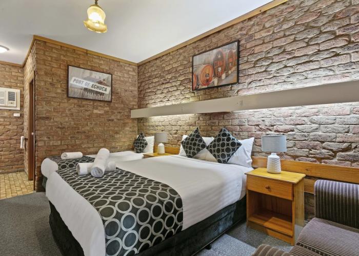 The Settlement Historic Hotel