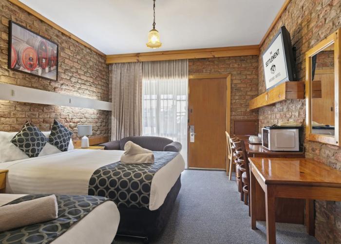 The Settlement Historic Hotel