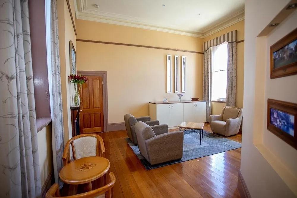 фото Clocktower Suites