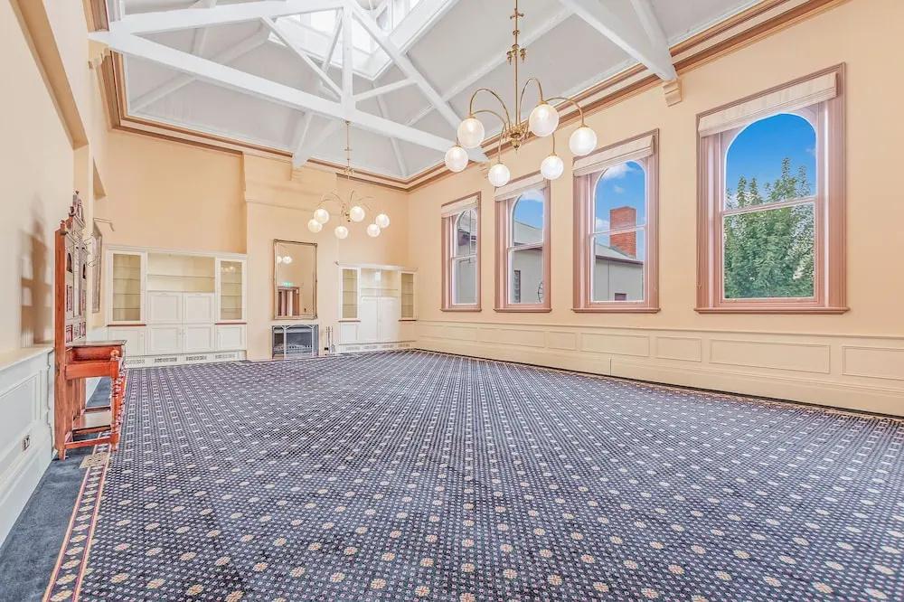 фото Clocktower Suites