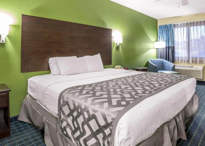 Rodeway Inn & Suites