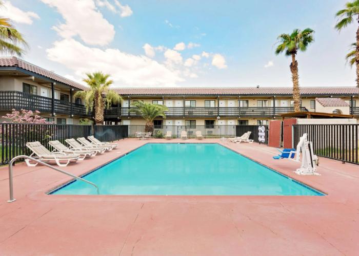 Days Inn & Suites by Wyndham Needles