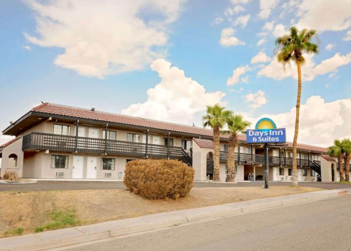 Days Inn & Suites by Wyndham Needles