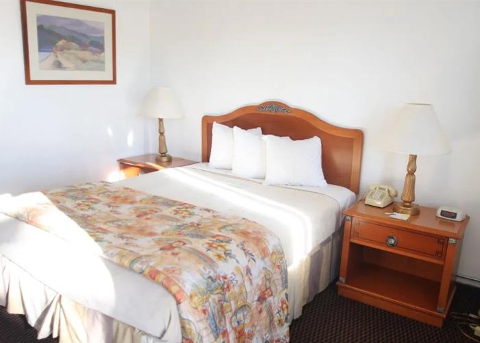 Days Inn & Suites Needles