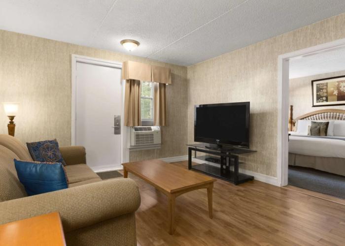 Days Inn & Conference Center by Wyndham Bridgewater