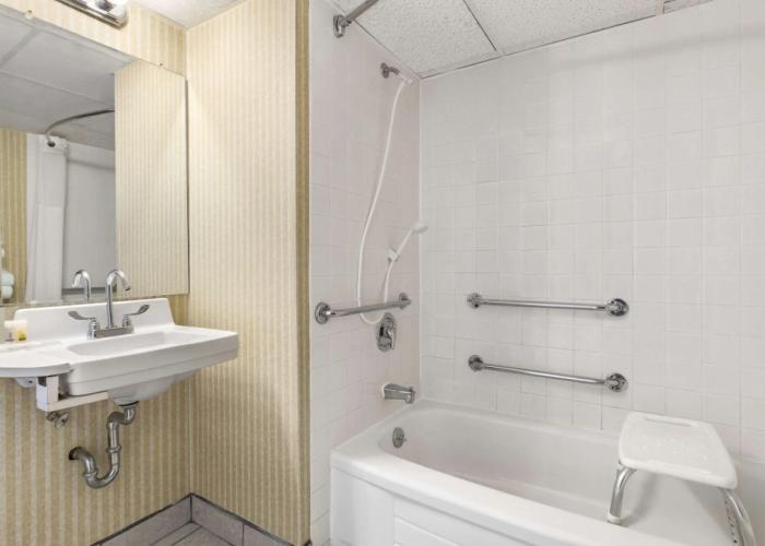 Days Inn & Conference Center by Wyndham Bridgewater