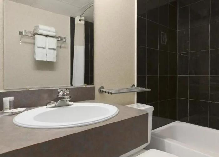 Days Inn & Conference Center - Bridgewater