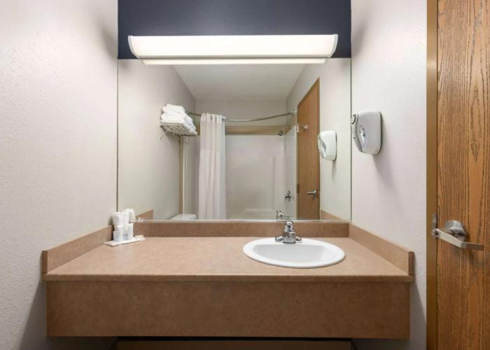 Super 8 by Wyndham St-Jerome