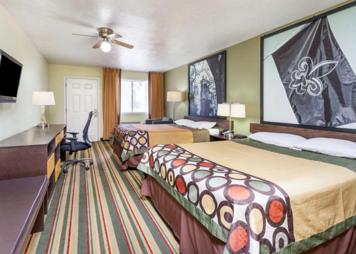 Super 8 by Wyndham Brookhaven