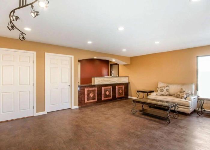 Rodeway Inn & Suites