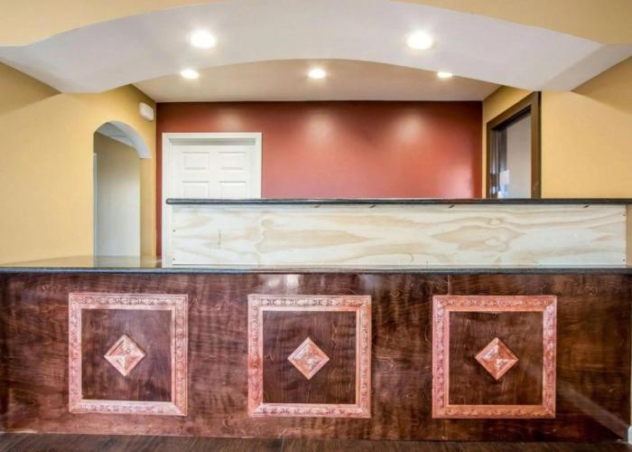 Rodeway Inn & Suites