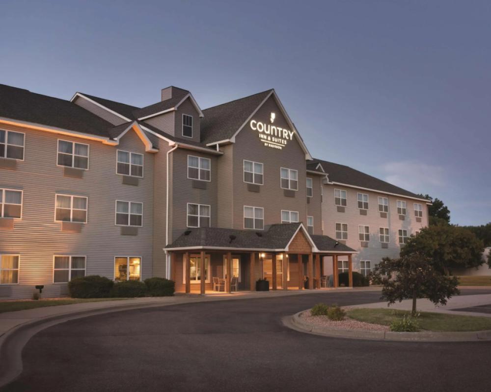 Country Inn & Suites by Radisson, Brooklyn Center, MN