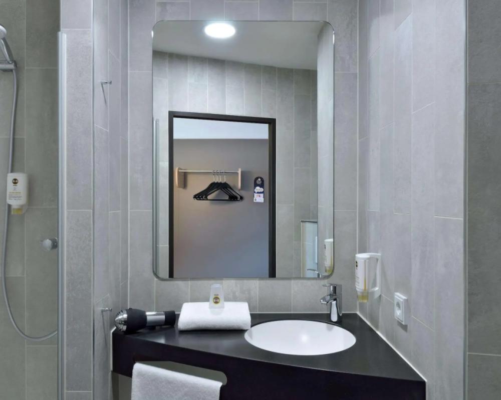 фото B&B HOTEL Essen-City