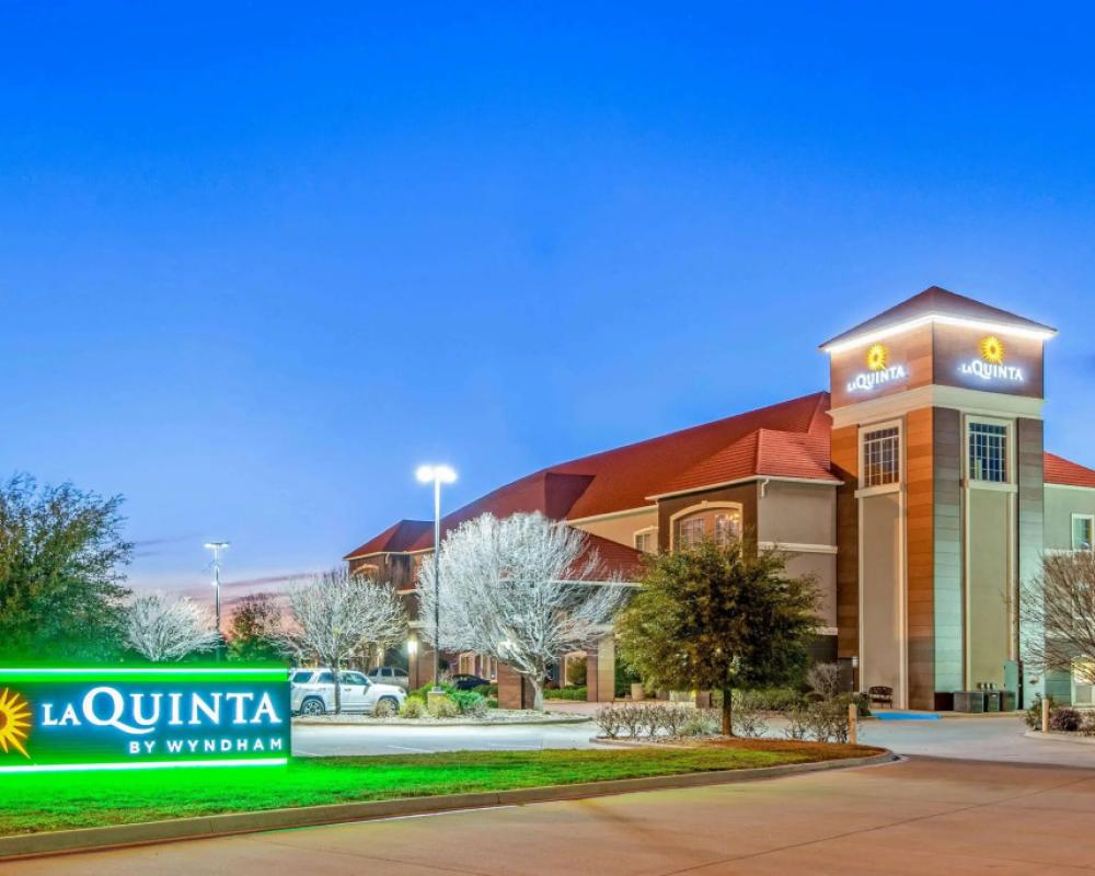 La Quinta Inn & Suites by Wyndham Eastland