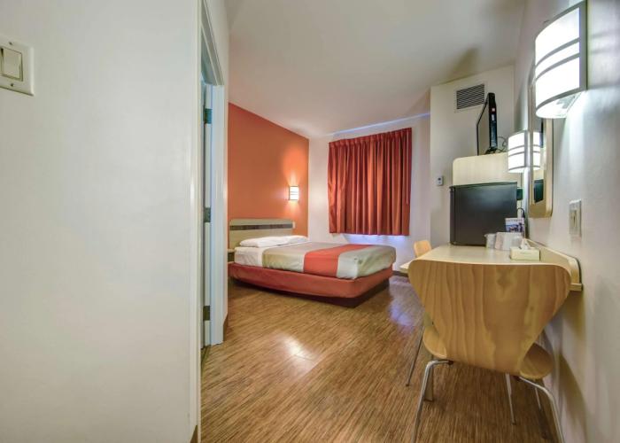 Motel 6 Burlington, ON - Toronto West - Oakville