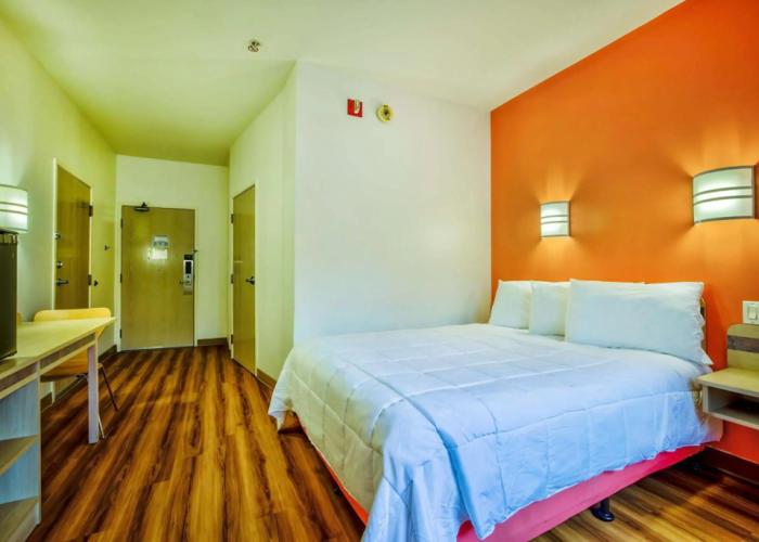 Motel 6 Burlington, ON - Toronto West - Oakville
