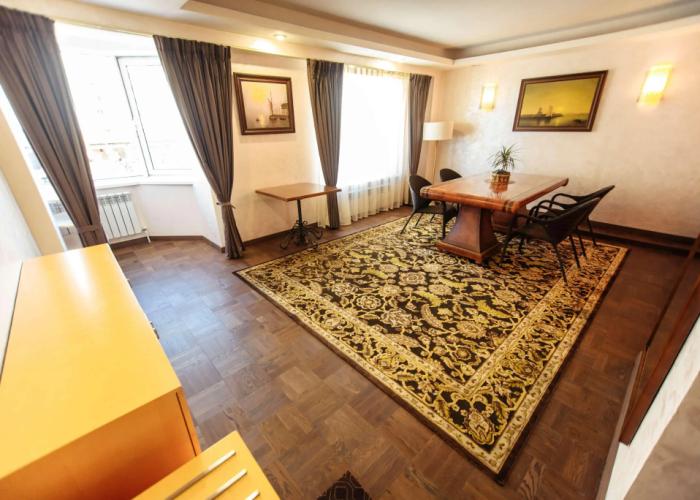 Best Western Plus Burlington Inn & Suites