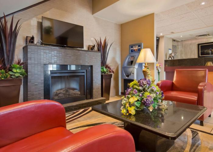 Best Western Plus Burlington Inn & Suites