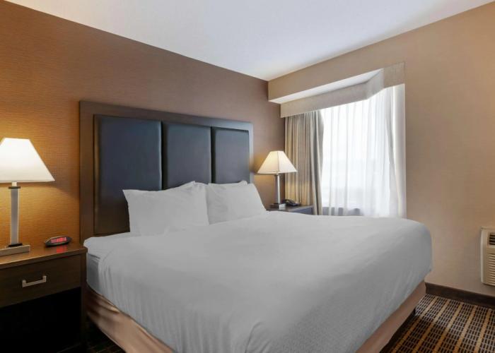 Best Western Plus Burlington Inn & Suites