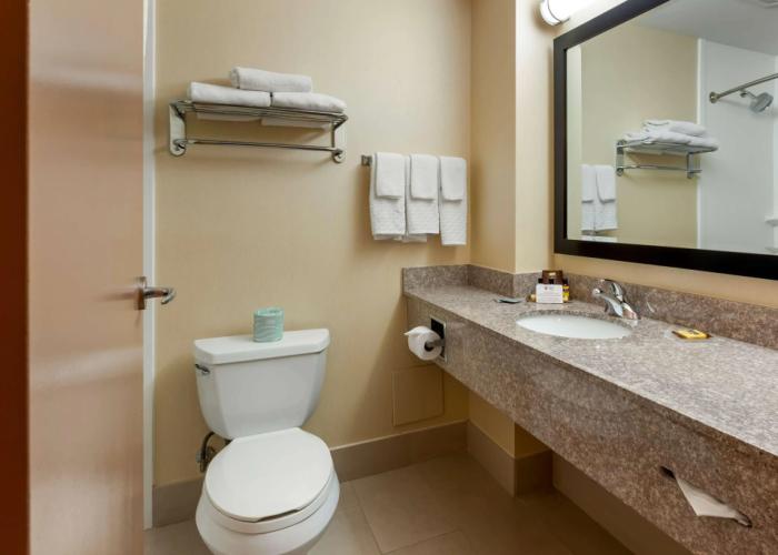 Best Western Plus Burlington Inn & Suites