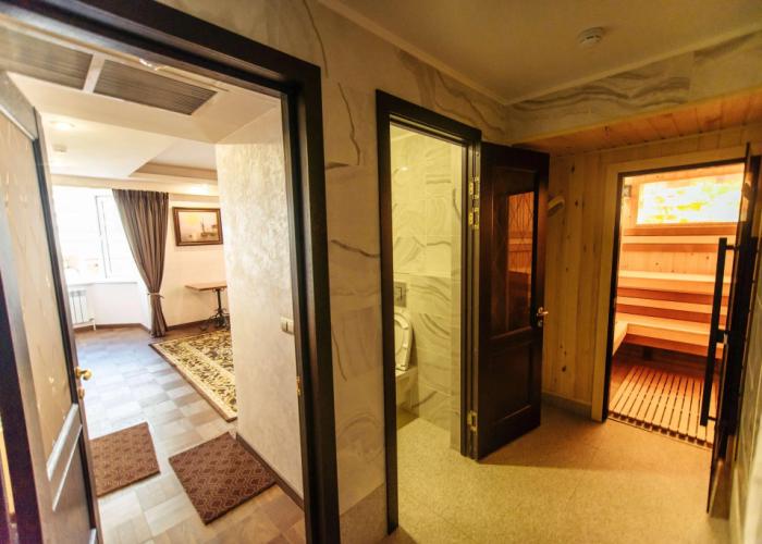 Best Western Plus Burlington Inn & Suites