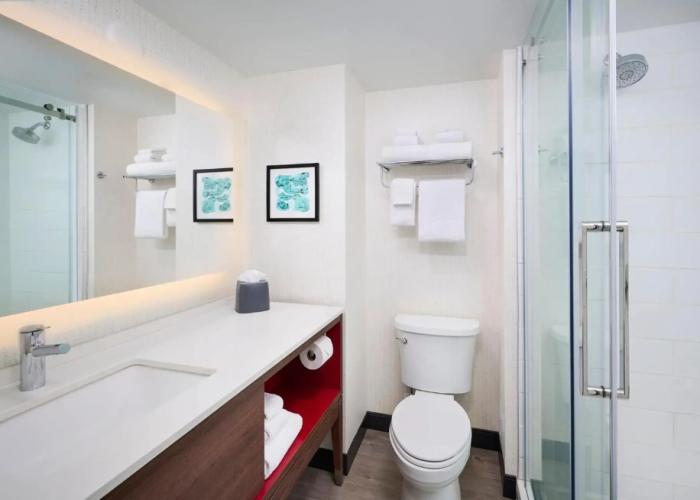 Holiday Inn Burlington Conference Centre by IHG
