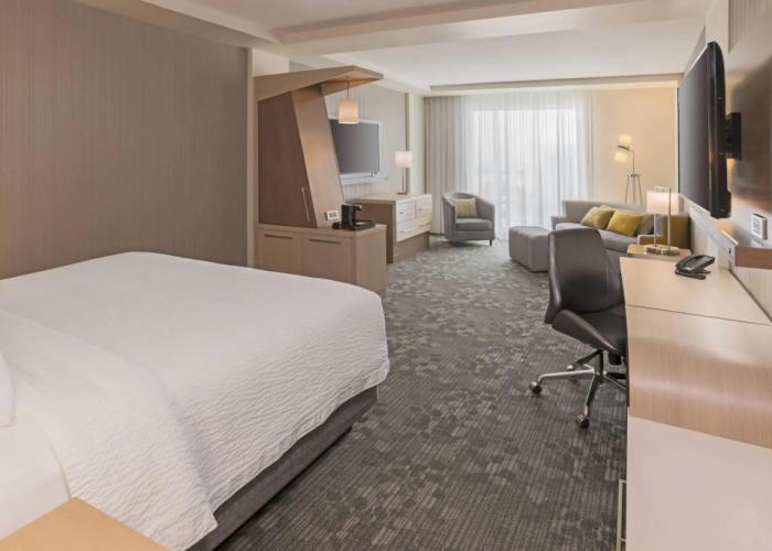 Courtyard by Marriott Burlington