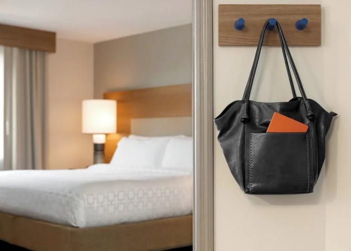 Candlewood Suites Burlington Conference Centre by IHG
