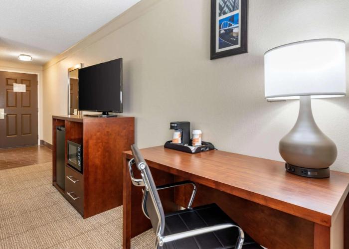 Comfort Inn & Suites Columbus East