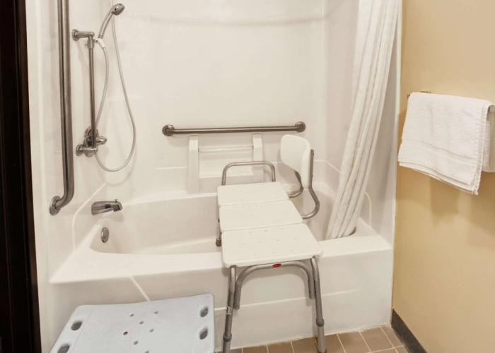 Super 8 by Wyndham Heath/Newark