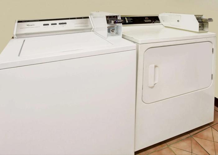 Super 8 by Wyndham Heath/Newark