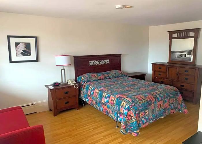 Stonehouse Motel and Restaurant