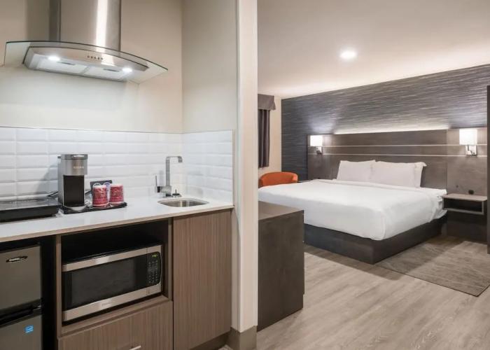 Glengarry Extended Stays