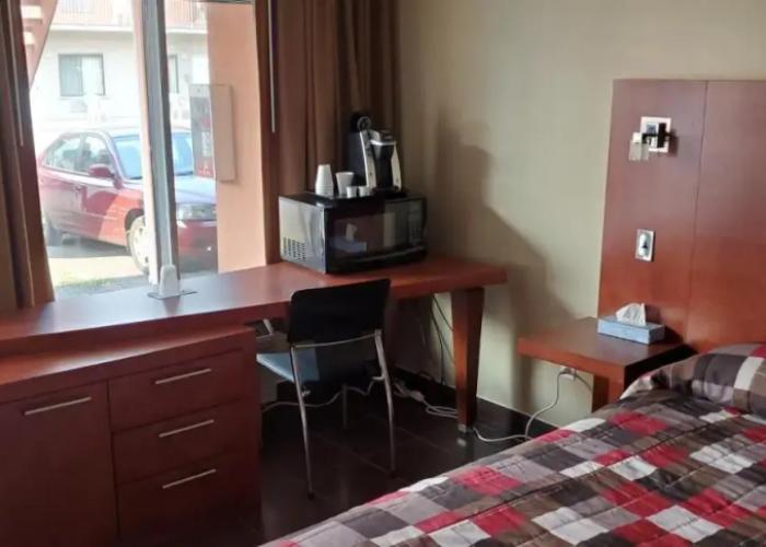 Falcon Motel Brossard