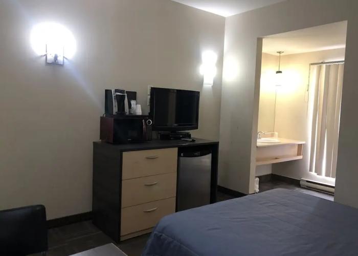 Falcon Motel Brossard