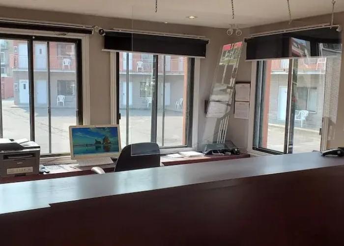 Falcon Motel Brossard