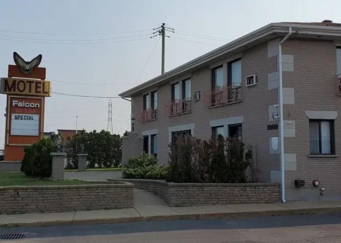 Falcon Motel Brossard