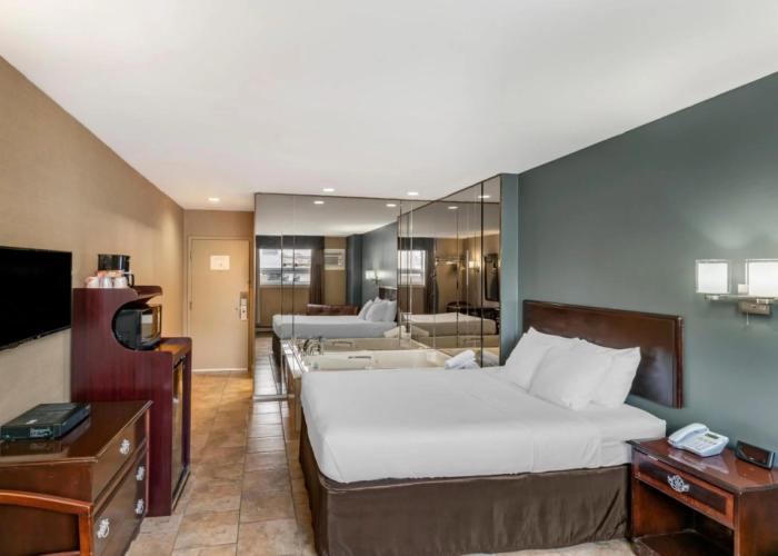 : Econo lodge Hotel Brossard