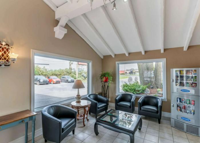 : Econo lodge Hotel Brossard