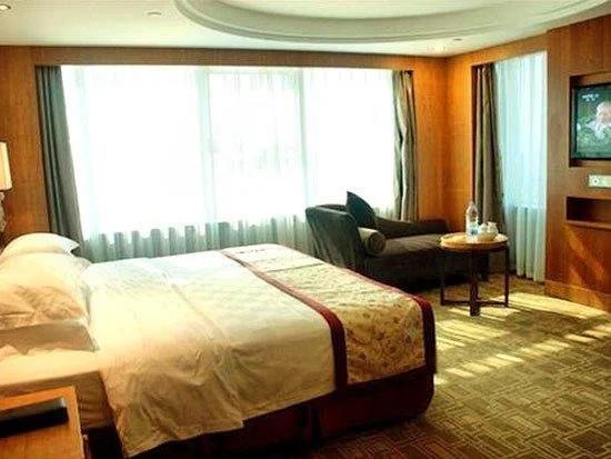 Aile Crown Holiday Hotel