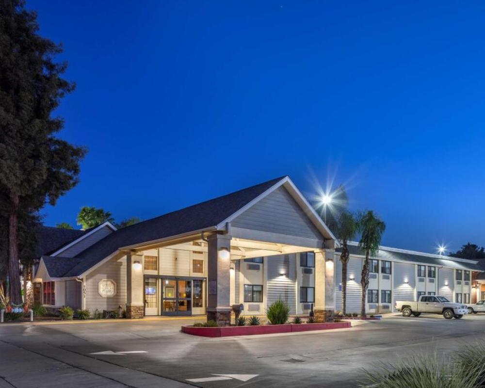 Best Western Town & Country Lodge