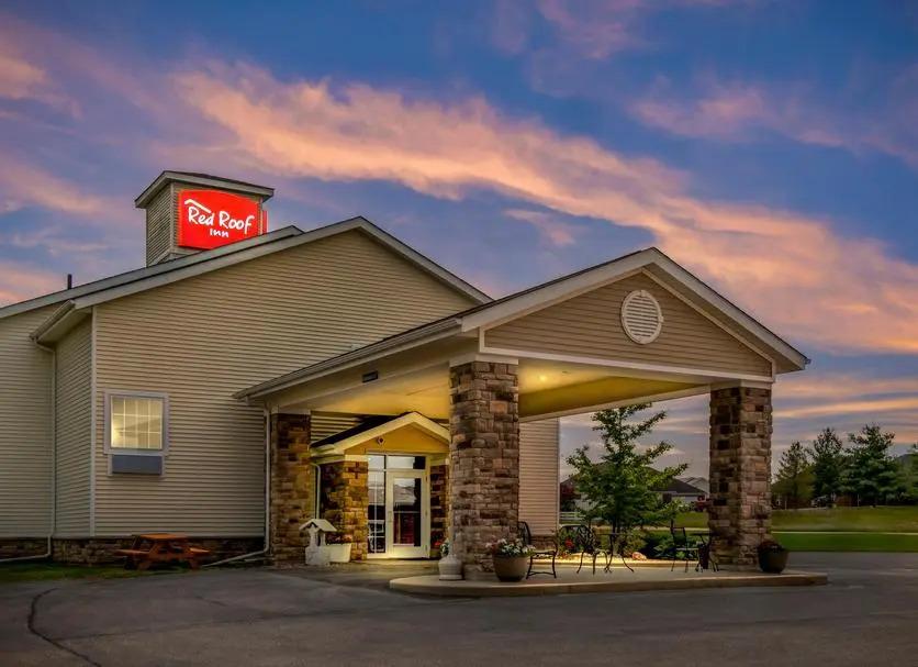 Red Roof Inn Charlestown