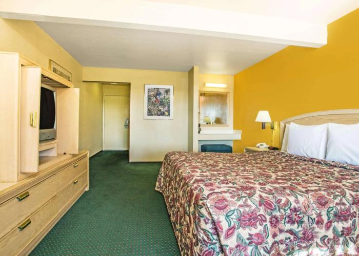 Travelodge by Wyndham Turlock