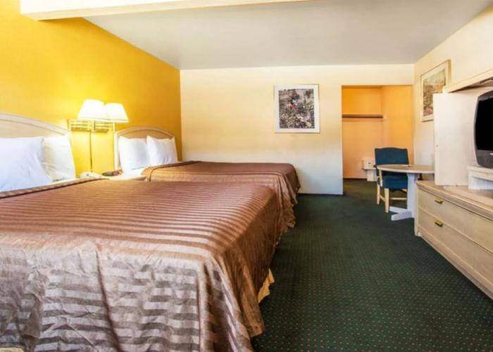 Travelodge by Wyndham Turlock