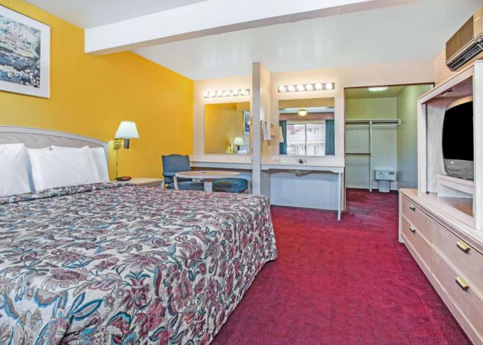 Travelodge by Wyndham Turlock