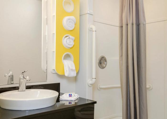 Super 8 by Wyndham Turlock