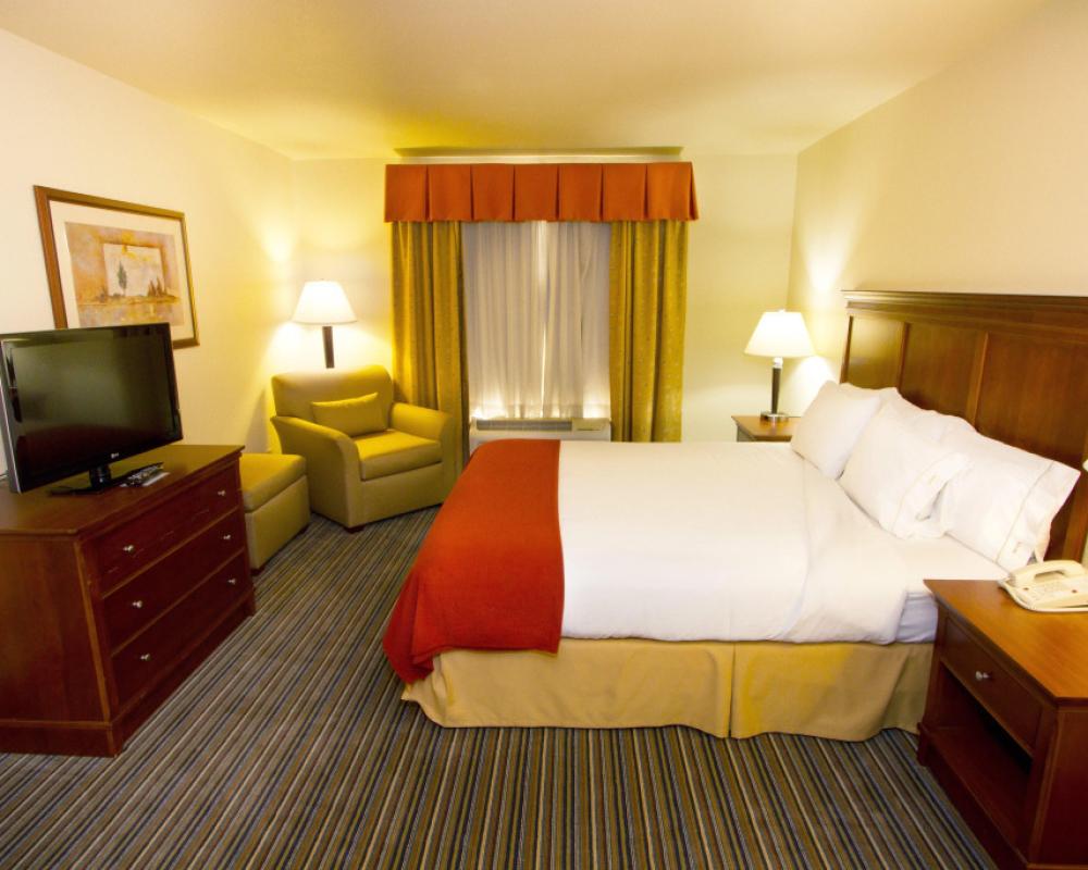 фото Holiday Inn Express and Suites Turlock by IHG